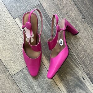 NWT Bellini Pink Slingback Heels Button Detail Size 10